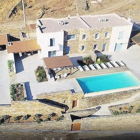 Two Waterfront Villas With Infinity Pool *